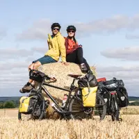 Mila et Denni du blog Un Monde à Vélo pour pédaler et voyager