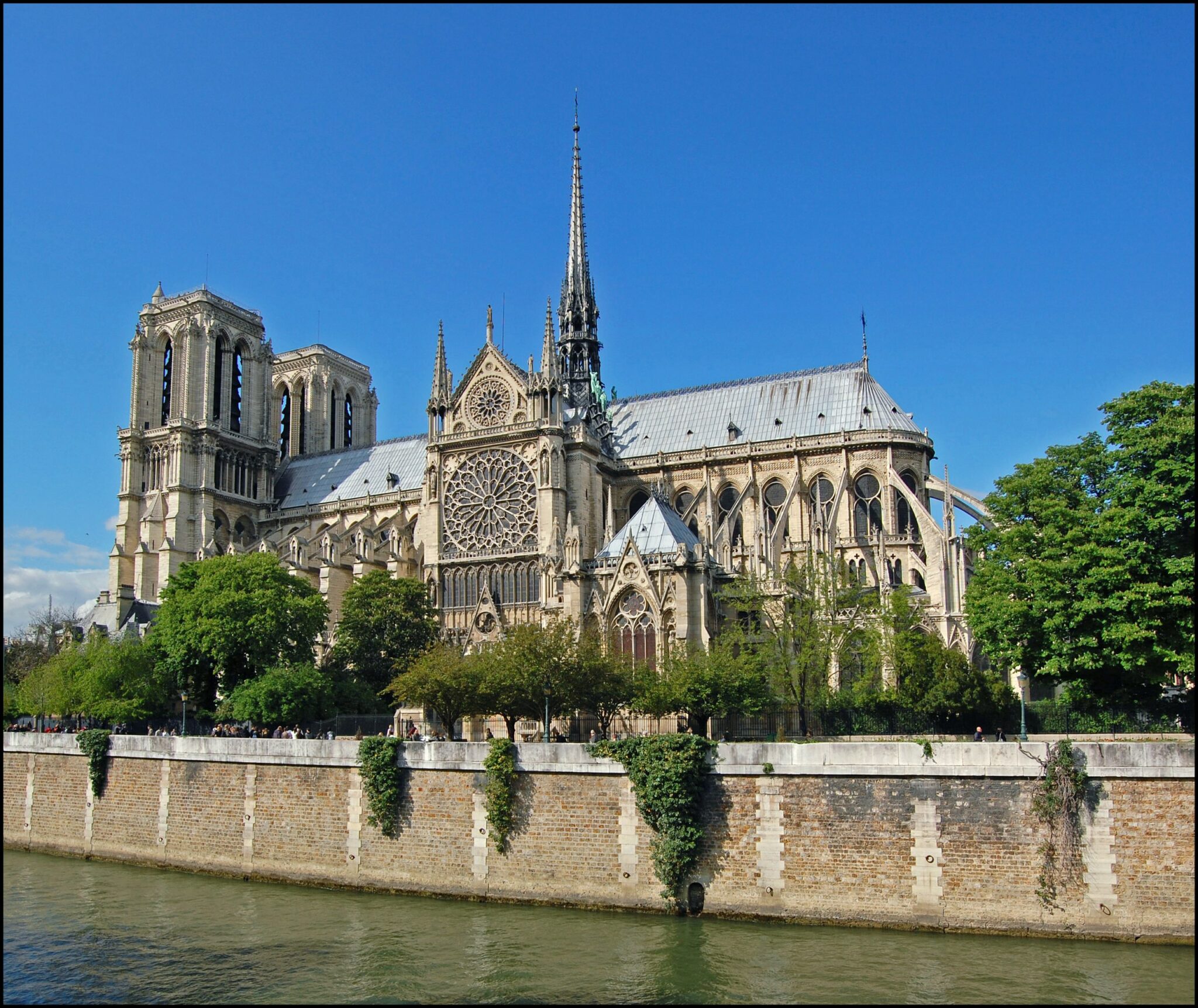 Notre dame de paris сюжет